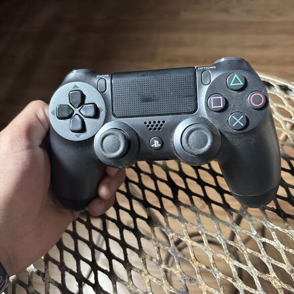 Sony PlayStation 4 PS4 DualShock 4 Wireless Controller Silver Black CUH-ZCT2E - Picture 1 of 10